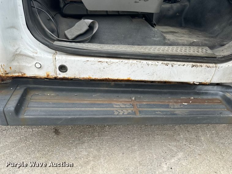 image for item DV0830 2006 Ford F350 Super Duty utility bed pickup truck