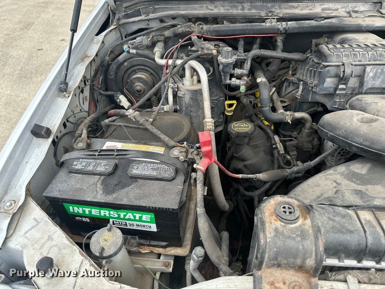 image for item DV0830 2006 Ford F350 Super Duty utility bed pickup truck