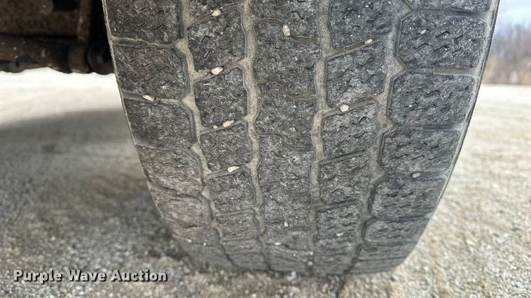 image for item DV0830 2006 Ford F350 Super Duty utility bed pickup truck