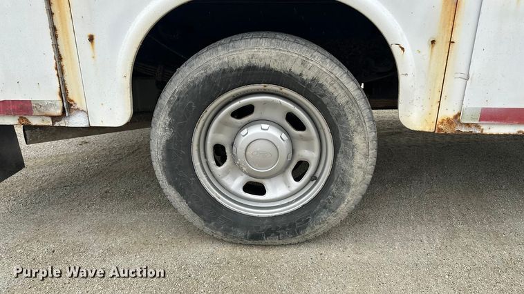 image for item DV0830 2006 Ford F350 Super Duty utility bed pickup truck