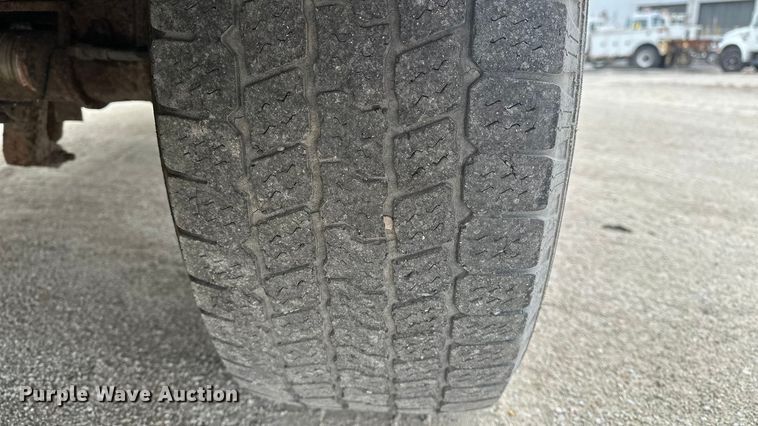 image for item DV0830 2006 Ford F350 Super Duty utility bed pickup truck