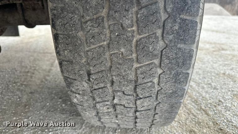 image for item DV0830 2006 Ford F350 Super Duty utility bed pickup truck