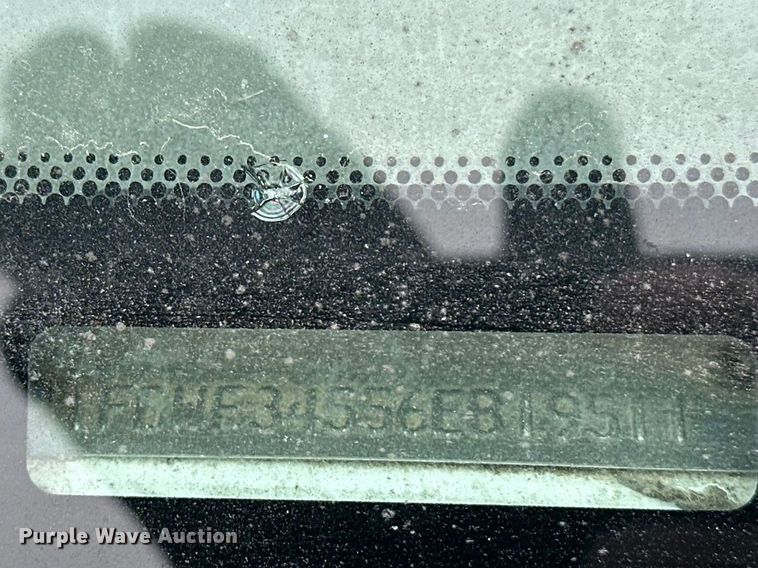 image for item DV0830 2006 Ford F350 Super Duty utility bed pickup truck