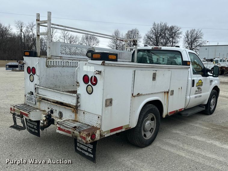 image for item DV0831 2006 Ford F350 Super Duty utility bed pickup truck