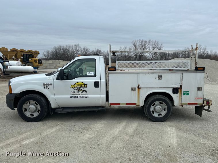 image for item DV0831 2006 Ford F350 Super Duty utility bed pickup truck