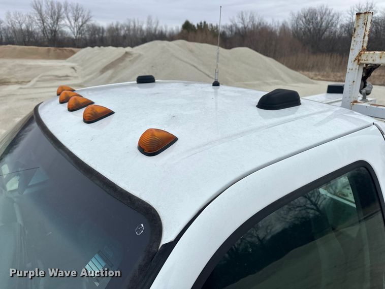 image for item DV0831 2006 Ford F350 Super Duty utility bed pickup truck