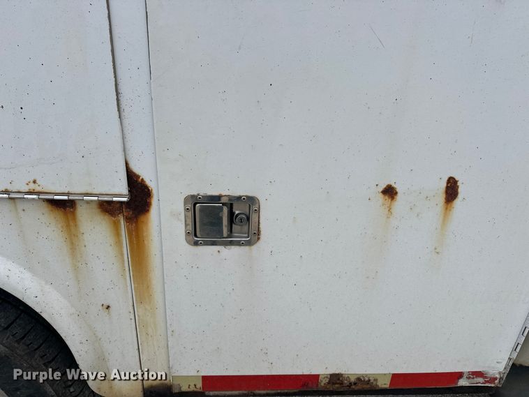 image for item DV0831 2006 Ford F350 Super Duty utility bed pickup truck