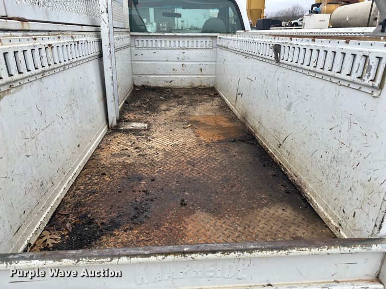 image for item DV0831 2006 Ford F350 Super Duty utility bed pickup truck