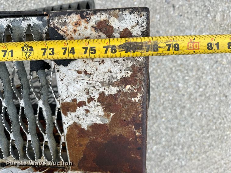 image for item DV0831 2006 Ford F350 Super Duty utility bed pickup truck