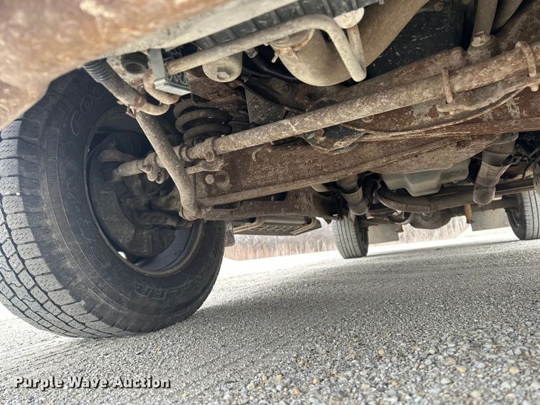 image for item DV0831 2006 Ford F350 Super Duty utility bed pickup truck