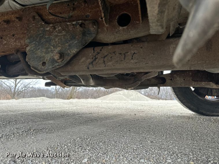 image for item DV0831 2006 Ford F350 Super Duty utility bed pickup truck