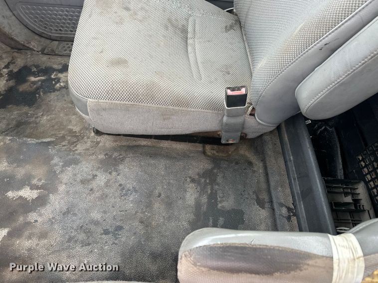 image for item DV0831 2006 Ford F350 Super Duty utility bed pickup truck