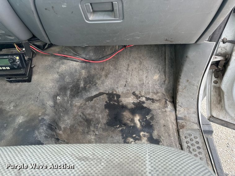 image for item DV0831 2006 Ford F350 Super Duty utility bed pickup truck