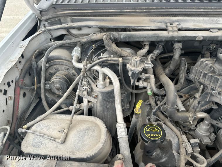 image for item DV0831 2006 Ford F350 Super Duty utility bed pickup truck