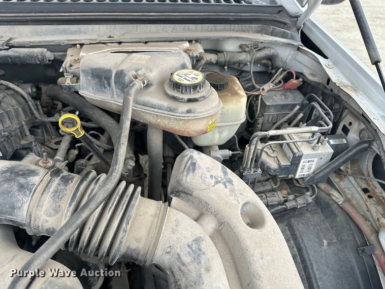 image for item DV0831 2006 Ford F350 Super Duty utility bed pickup truck