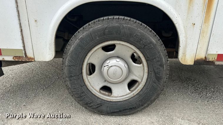 image for item DV0831 2006 Ford F350 Super Duty utility bed pickup truck