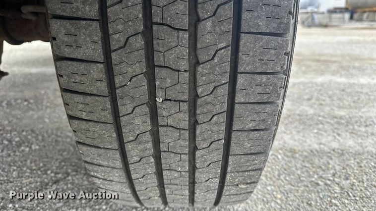 image for item DV0831 2006 Ford F350 Super Duty utility bed pickup truck