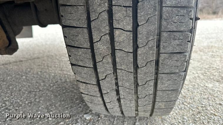 image for item DV0831 2006 Ford F350 Super Duty utility bed pickup truck