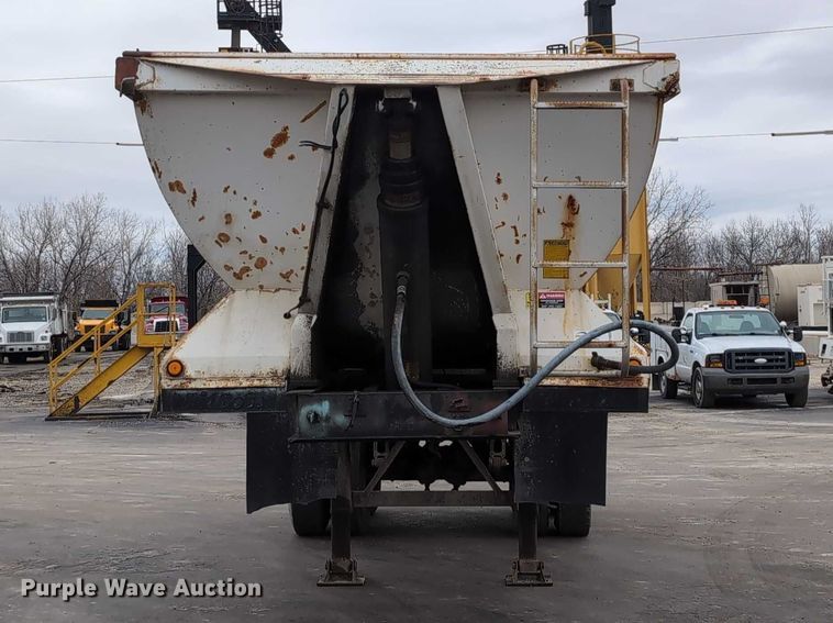 image for item DV0833 1975 Ravens Metal end dump trailer