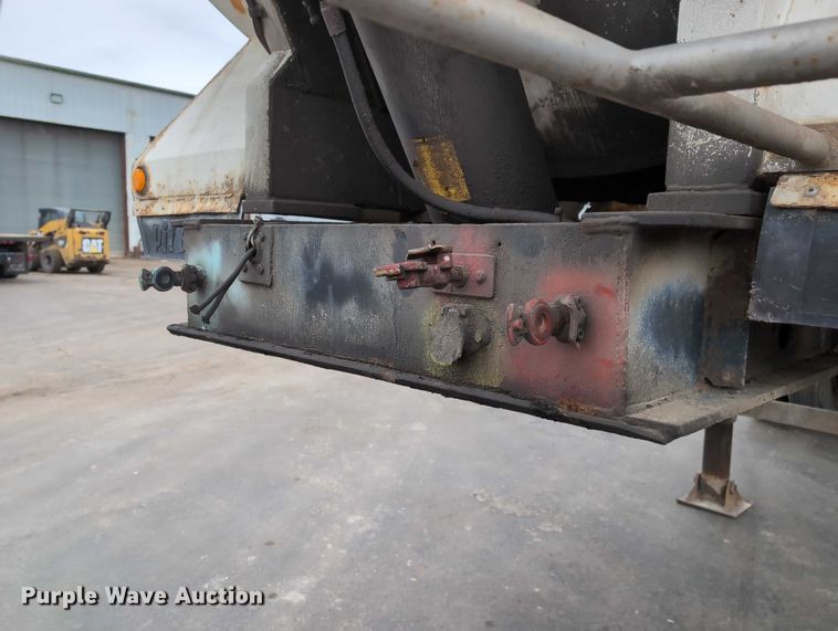 image for item DV0833 1975 Ravens Metal end dump trailer