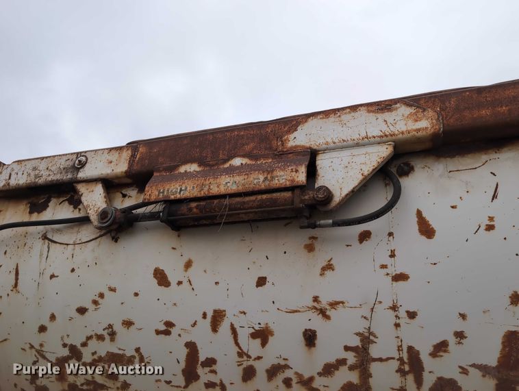 image for item DV0833 1975 Ravens Metal end dump trailer