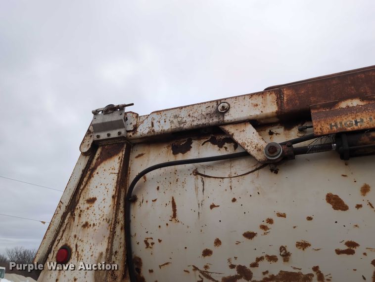 image for item DV0833 1975 Ravens Metal end dump trailer