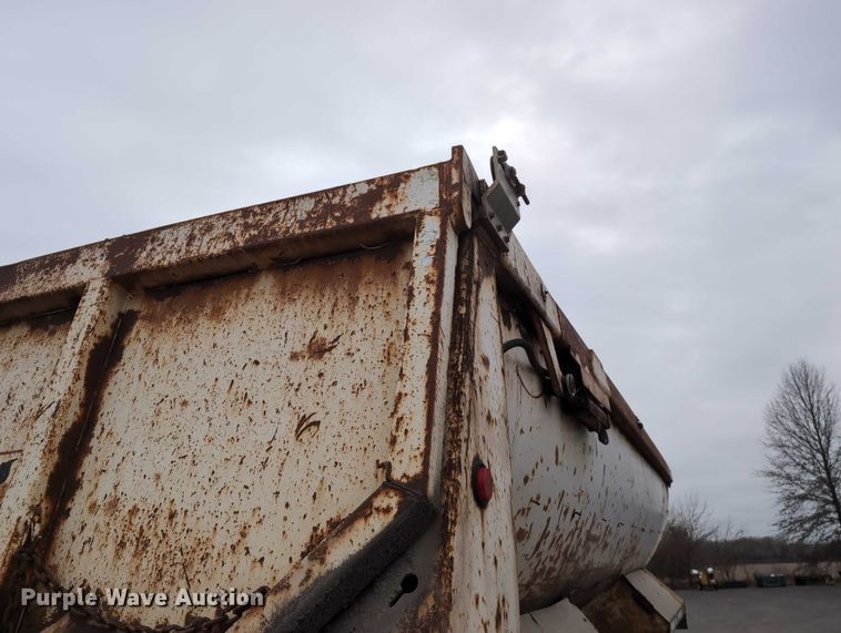image for item DV0833 1975 Ravens Metal end dump trailer
