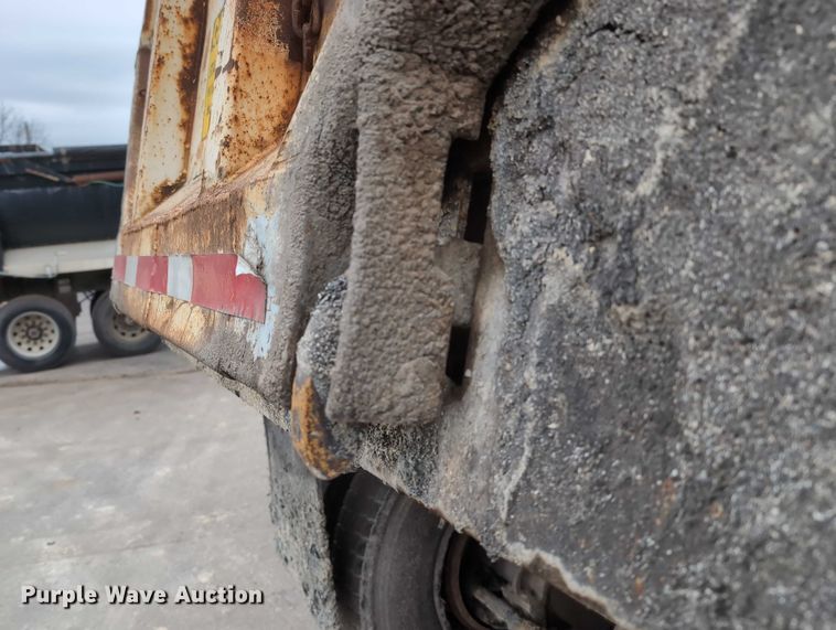 image for item DV0833 1975 Ravens Metal end dump trailer