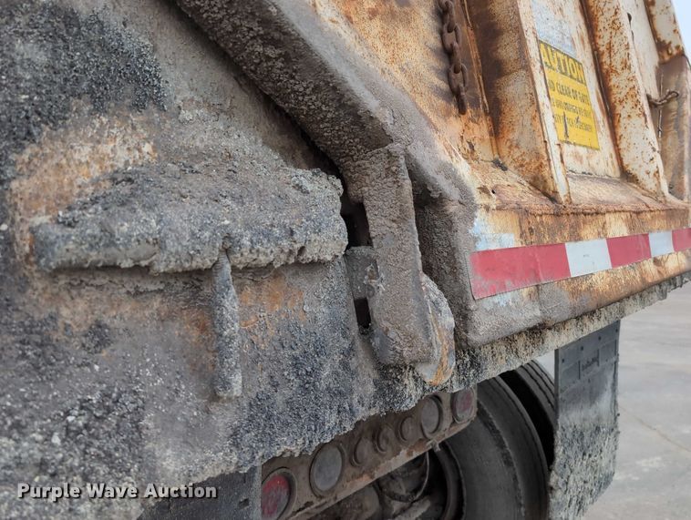 image for item DV0833 1975 Ravens Metal end dump trailer