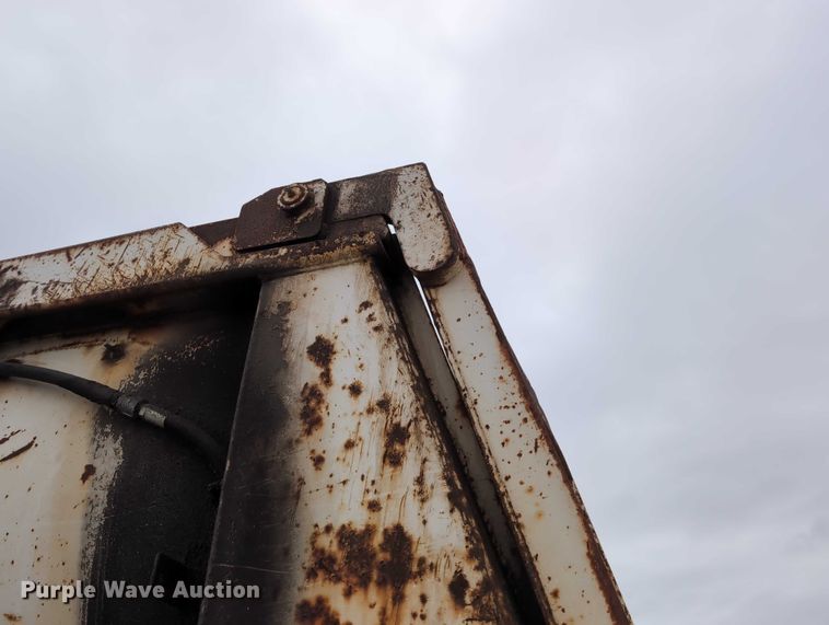 image for item DV0833 1975 Ravens Metal end dump trailer