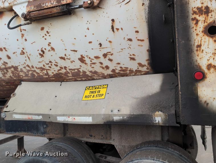 image for item DV0833 1975 Ravens Metal end dump trailer