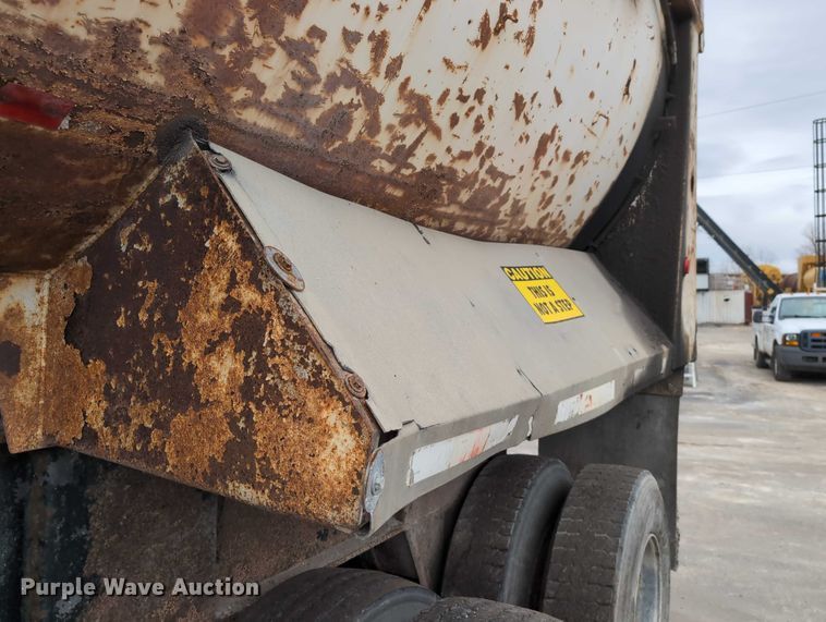 image for item DV0833 1975 Ravens Metal end dump trailer