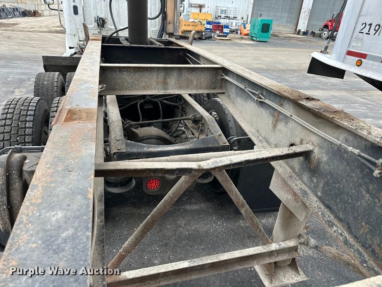 image for item DV0833 1975 Ravens Metal end dump trailer