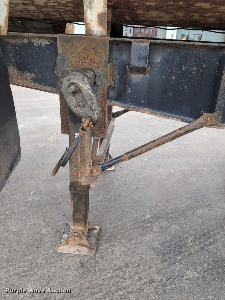 image for item DV0833 1975 Ravens Metal end dump trailer