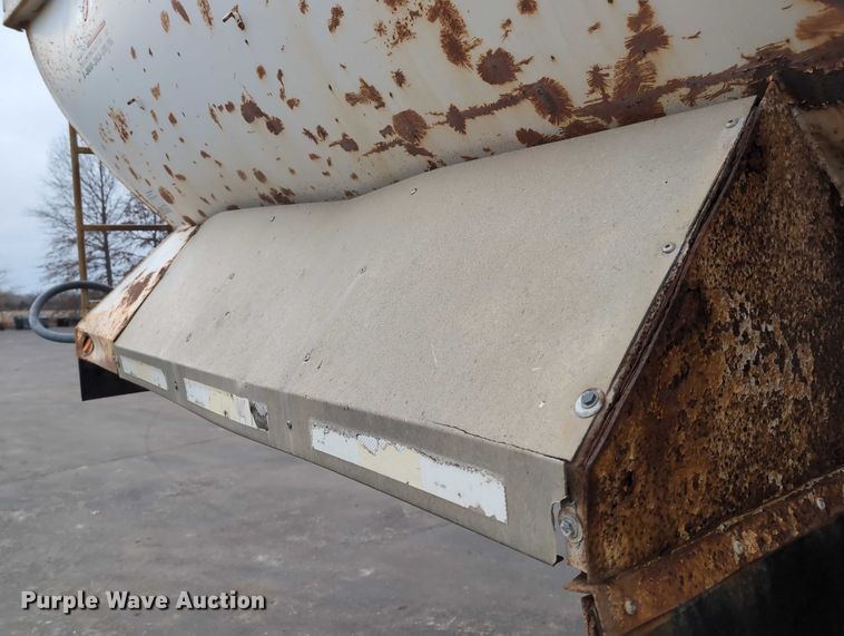 image for item DV0833 1975 Ravens Metal end dump trailer