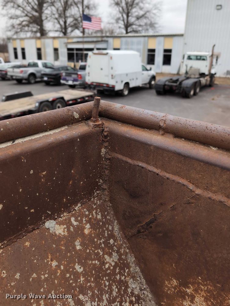 image for item DV0833 1975 Ravens Metal end dump trailer