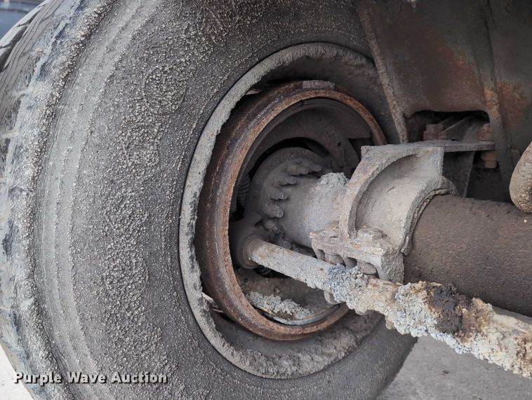 image for item DV0833 1975 Ravens Metal end dump trailer