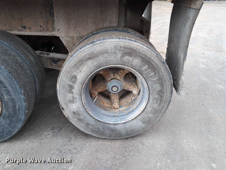 image for item DV0833 1975 Ravens Metal end dump trailer