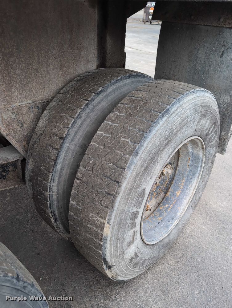 image for item DV0833 1975 Ravens Metal end dump trailer