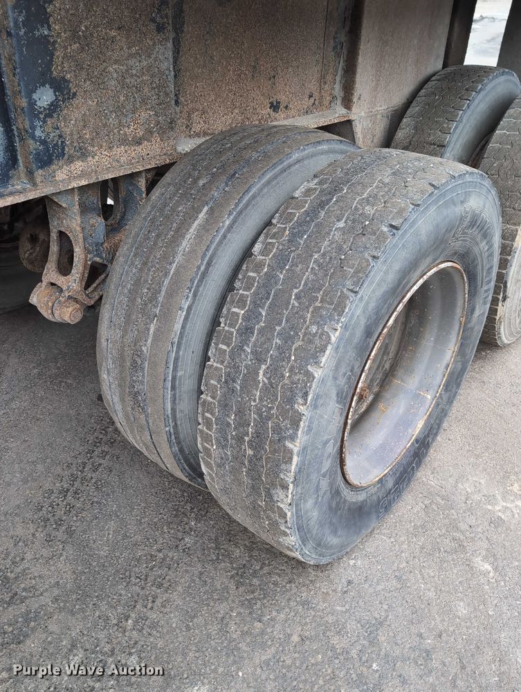 image for item DV0833 1975 Ravens Metal end dump trailer