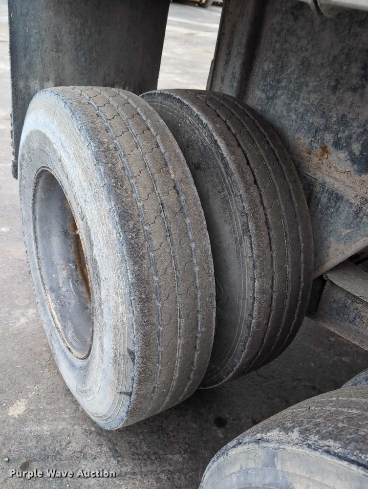 image for item DV0833 1975 Ravens Metal end dump trailer