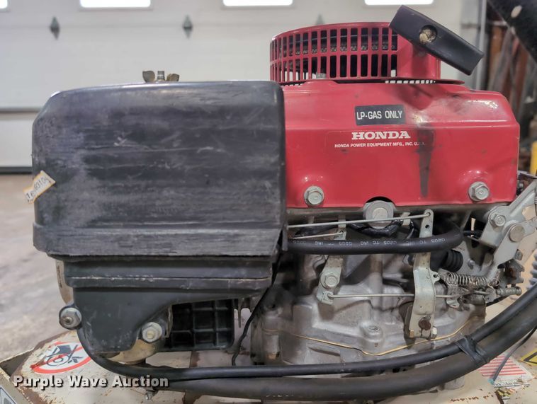 image for item DV0836 Edco TG10-11hp floor burnisher