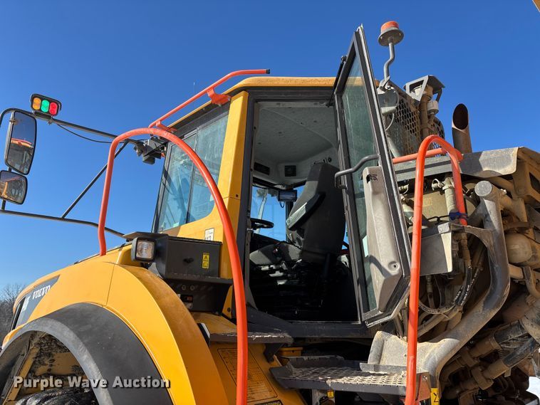 image for item DW7489 2018 Volvo A40G articulated haul truck