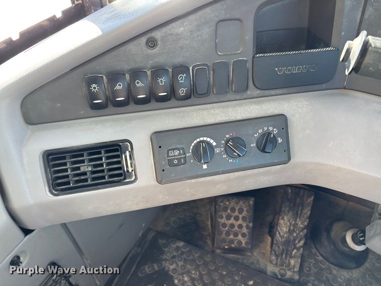 image for item DW7489 2018 Volvo A40G articulated haul truck