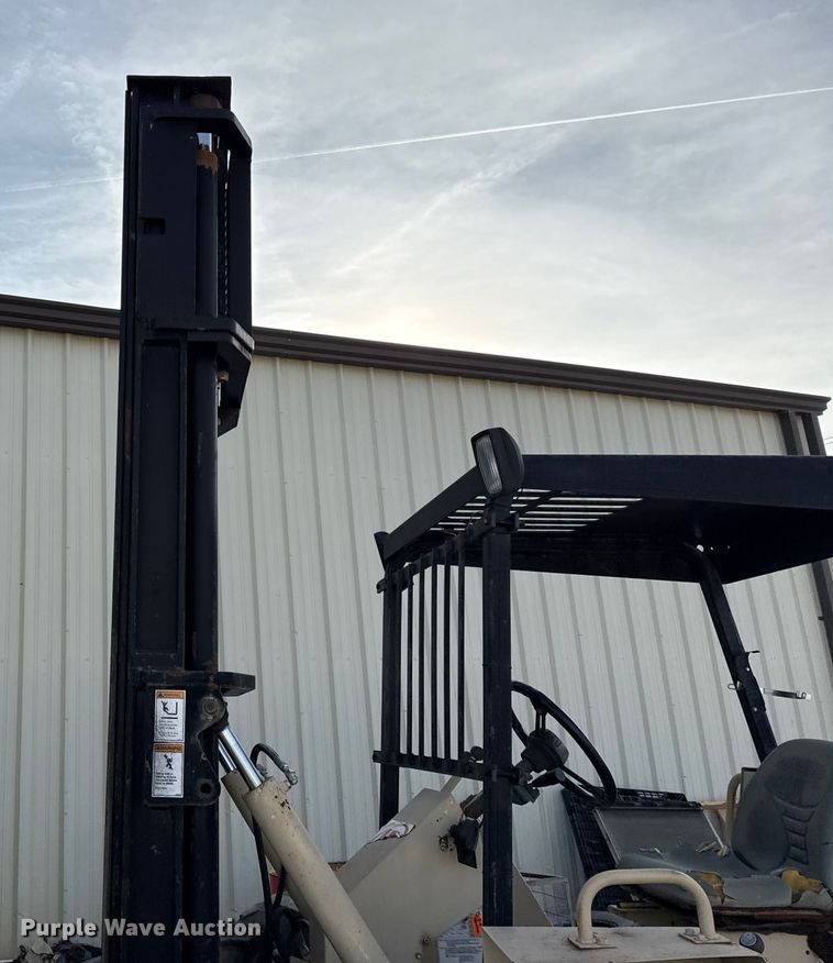 image for item DZ4297 Ingersoll Rand RT708G forklift