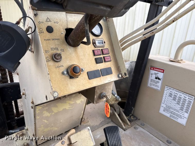 image for item DZ4297 Ingersoll Rand RT708G forklift