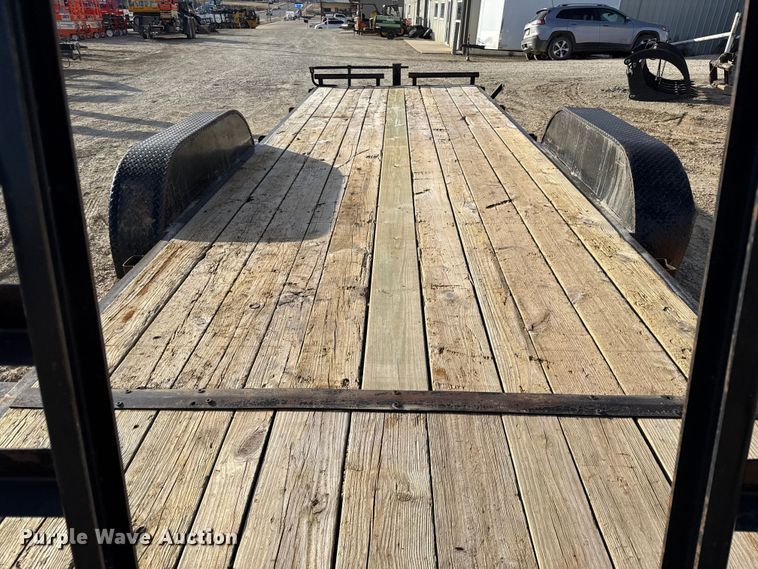 image for item DZ4298 2015 Doolittle XTHD8222 equipment trailer