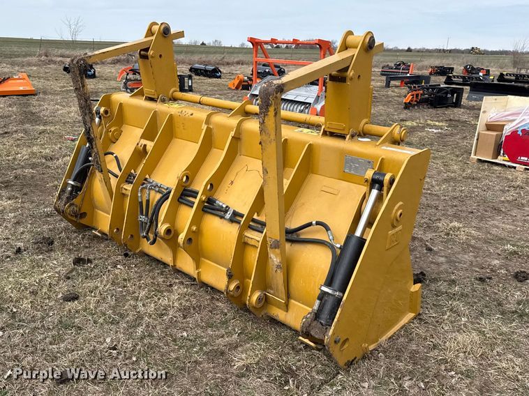 image for item DZ4369 Caterpillar 216-8801 four-in-one wheel loader bucket