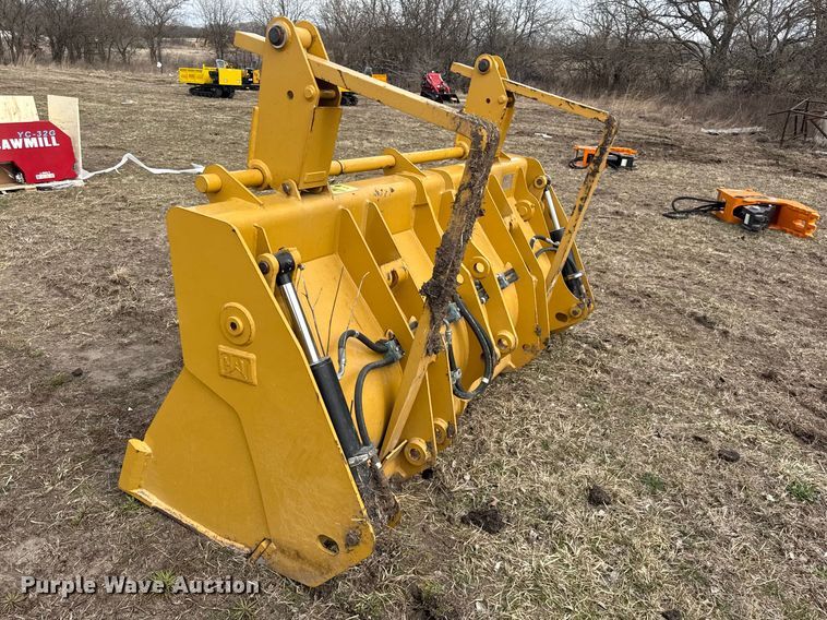 image for item DZ4369 Caterpillar 216-8801 four-in-one wheel loader bucket