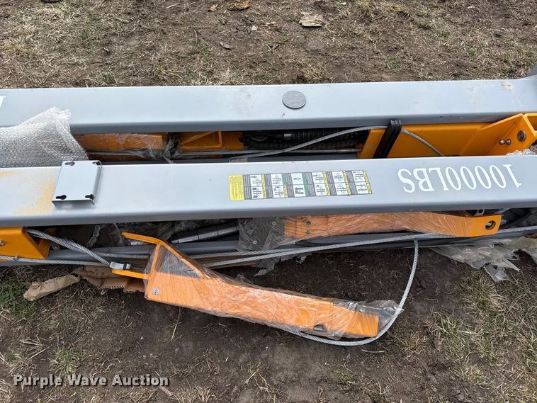 image for item DZ4372 2025 IRanch automotive lift